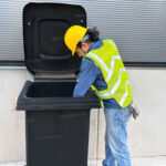 Bote de Plastico 360 Lts. / 95 Galones color Negro - Imagen 5